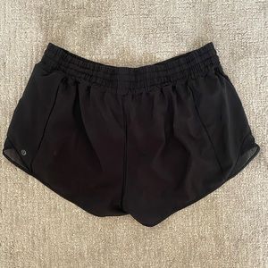 Lululemon 2.5in Hotty Hot High Rise Shorts in Black